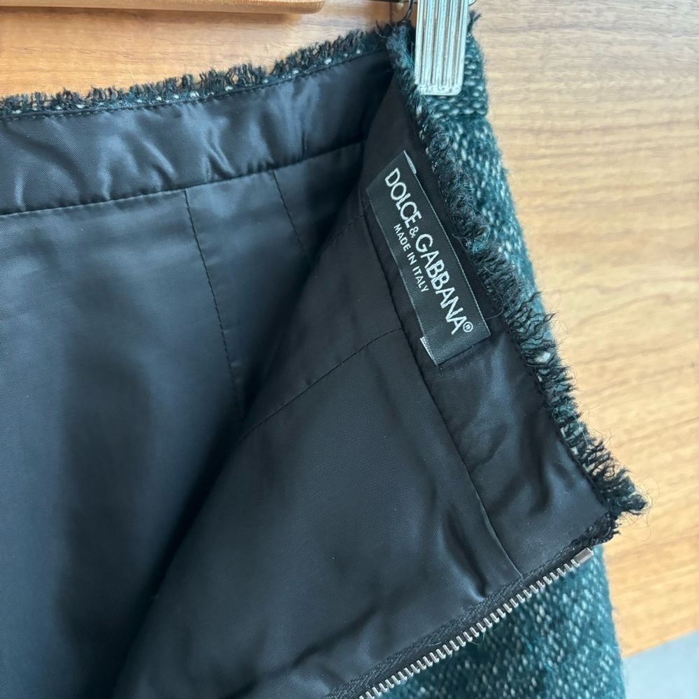 DOLCE & GABBANA GREEN TWEED COCO MINI SKIRT, Size 40/S - Picture 8 of 10